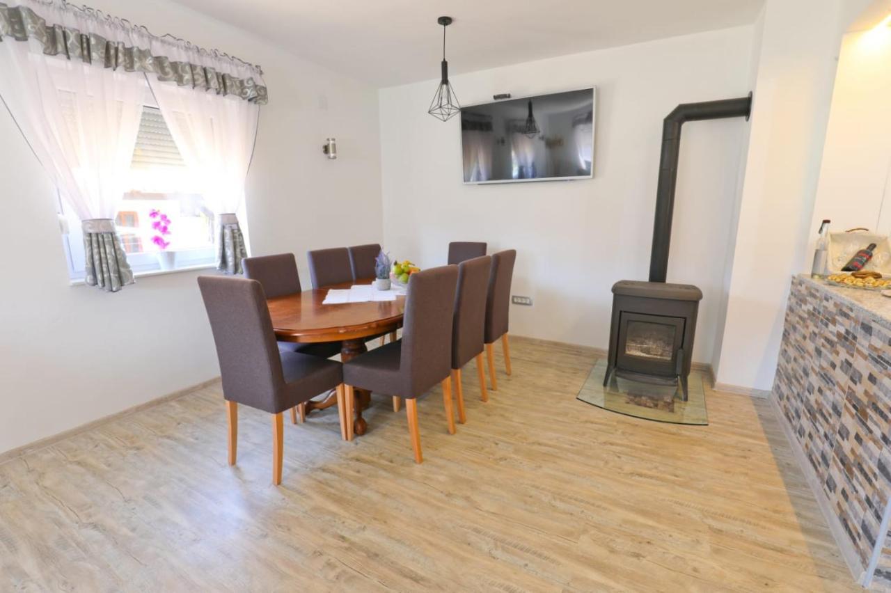 Apartman Teo &Tena Otočac Esterno foto