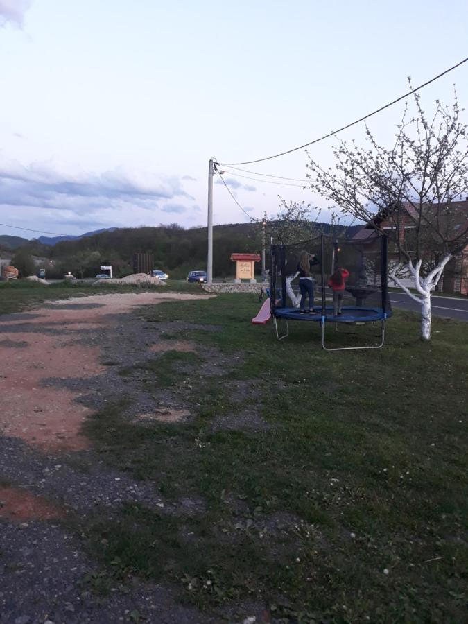 Apartman Teo &Tena Otočac Esterno foto