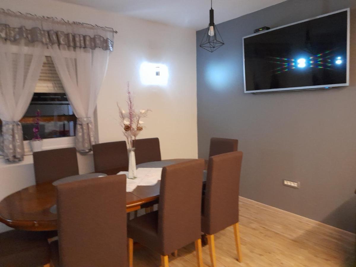 Apartman Teo &Tena Otočac Esterno foto